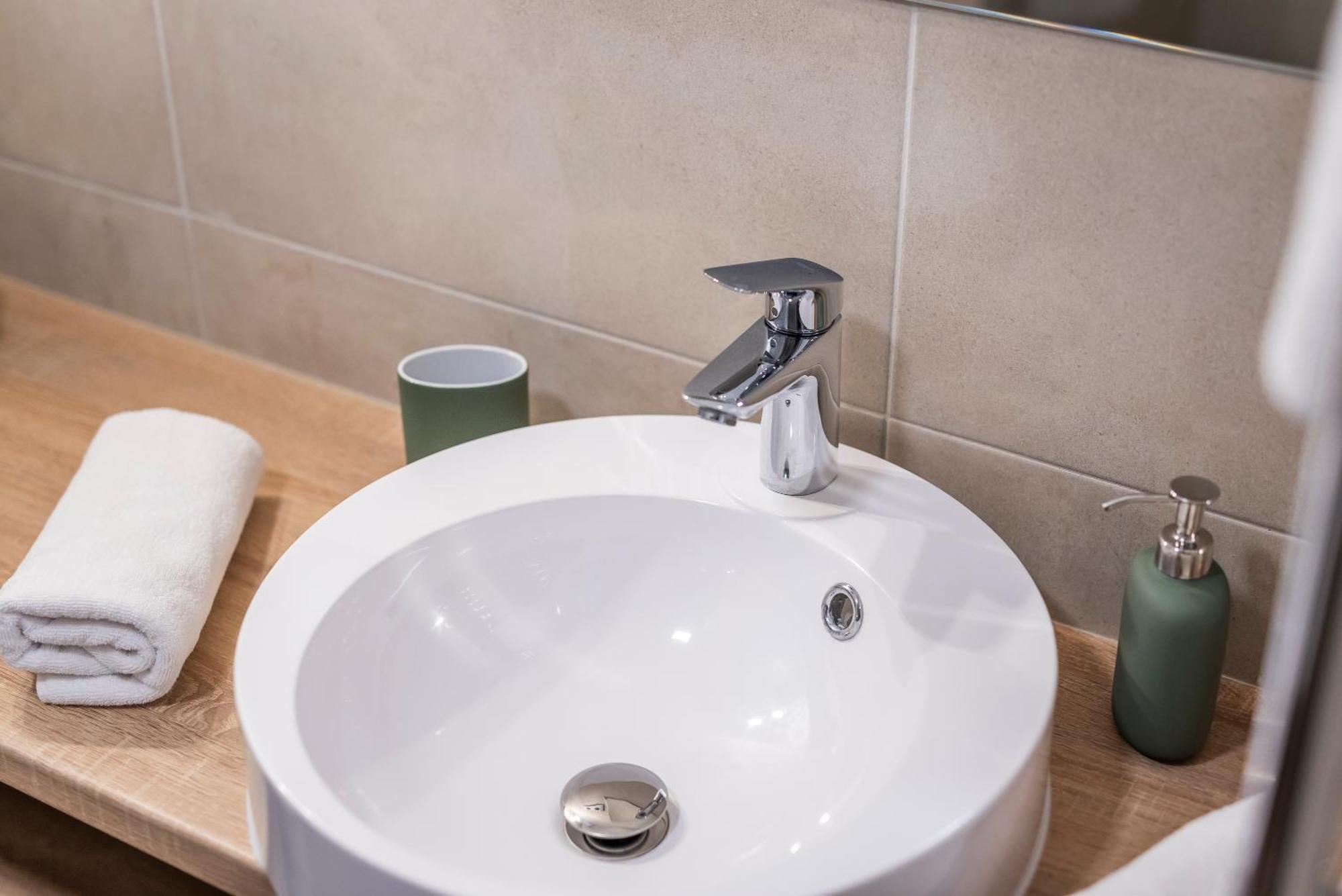 Amade Apartmanok 1 Győr Camera foto